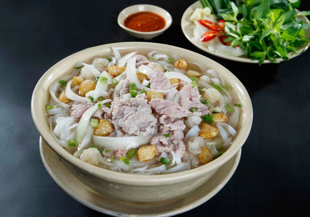 Phở bò tái lăn
