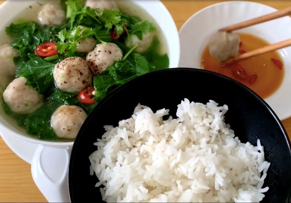 Canh cải bẹ xanh cá thác lác có thể bảo quản trong ngăn mát tủ lạnh và dùng trong 1 - 2 ngày