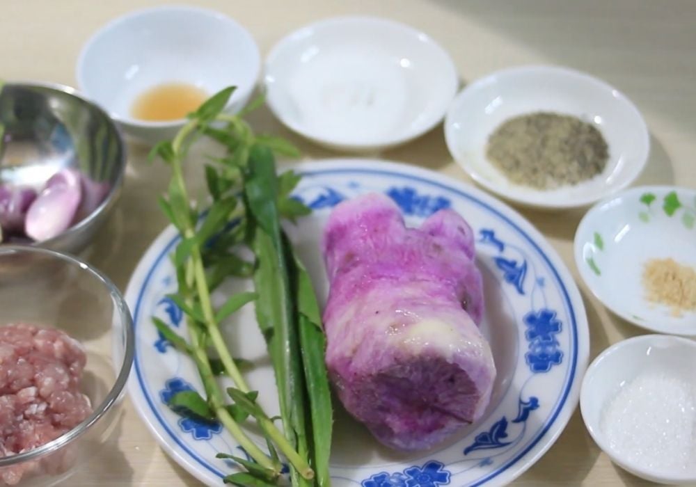 Nguyên liệu làm canh khoai mỡ thịt bằm