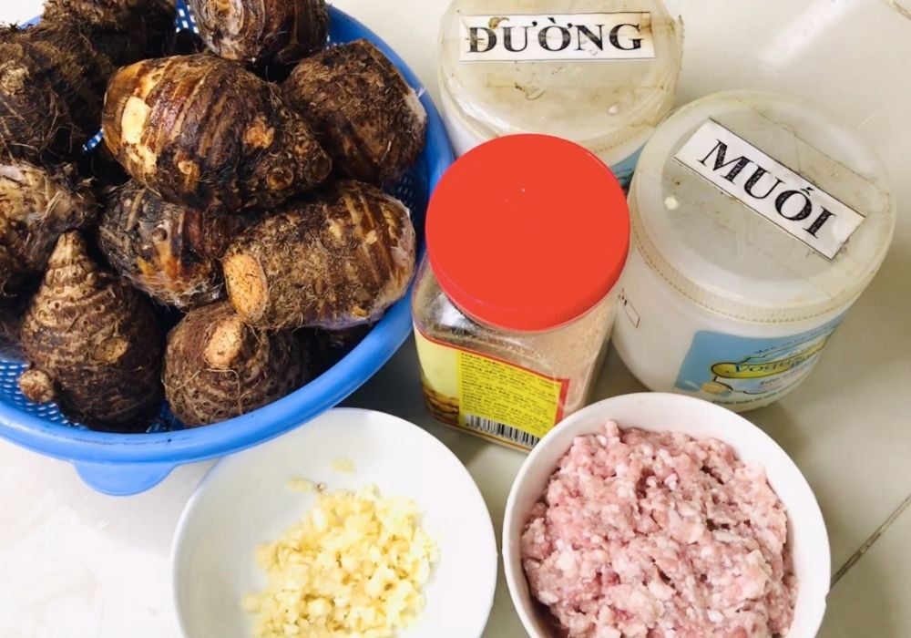 Nguyên liệu làm canh khoai môn thịt băm