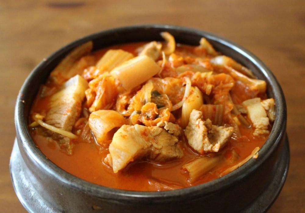Canh kim chi thịt heo có thể bảo quản trong ngăn mát tủ lạnh
