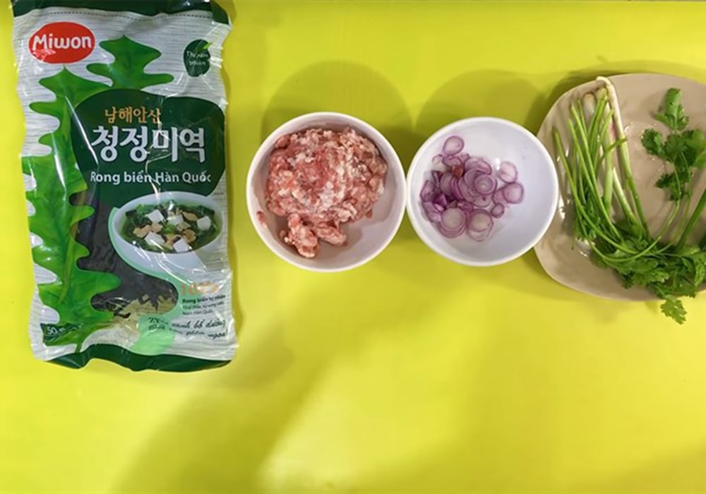Nguyên liệu làm canh rong biển thịt bằm