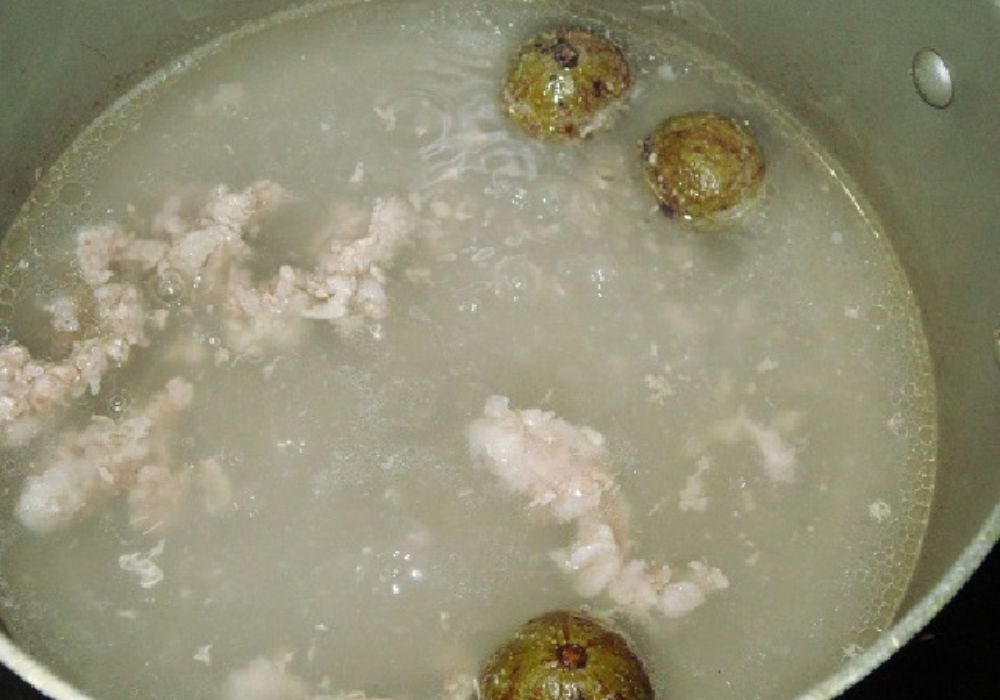 Nấu canh sấu