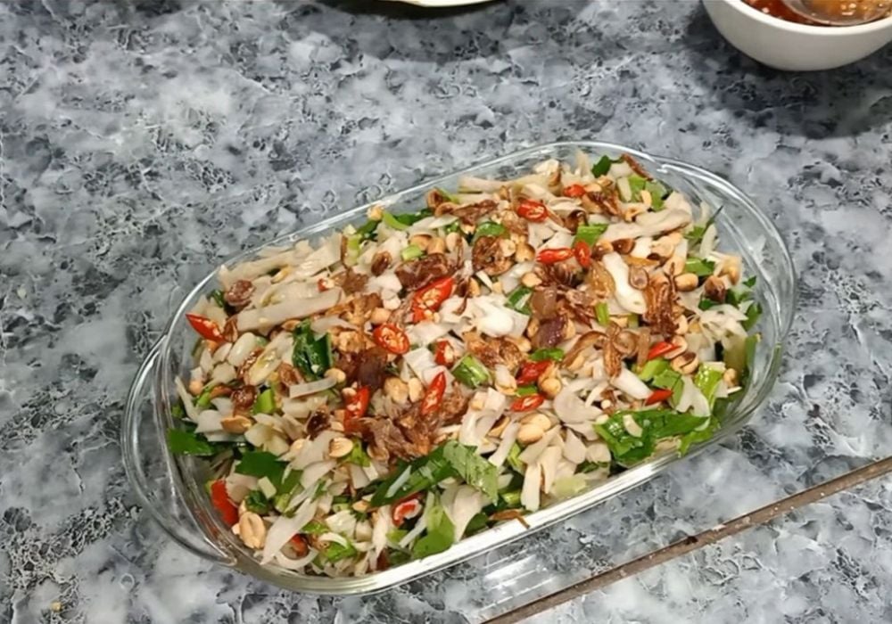 Gỏi mít non tai heo thịt ba chỉ có thể bảo quản trong ngăn mát tủ lạnh tối đa 1 ngày