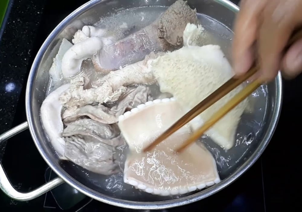 Các bước làm lòng bò luộc