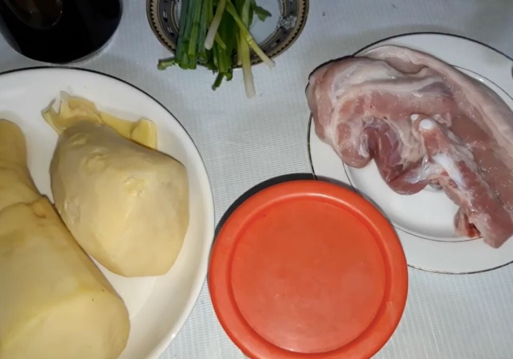 Nguyên liệu làm măng xào thịt ba chỉ