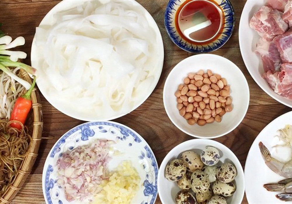 Nguyên liệu làm mì Quảng sườn non