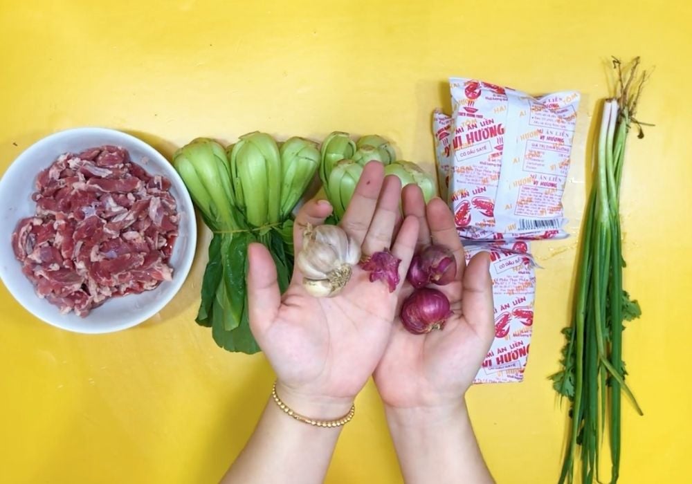 Nguyên liệu làm mì xào bò rau cải