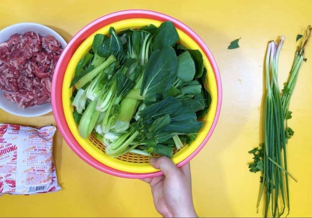 Sơ chế rau và các nguyên liệu khác