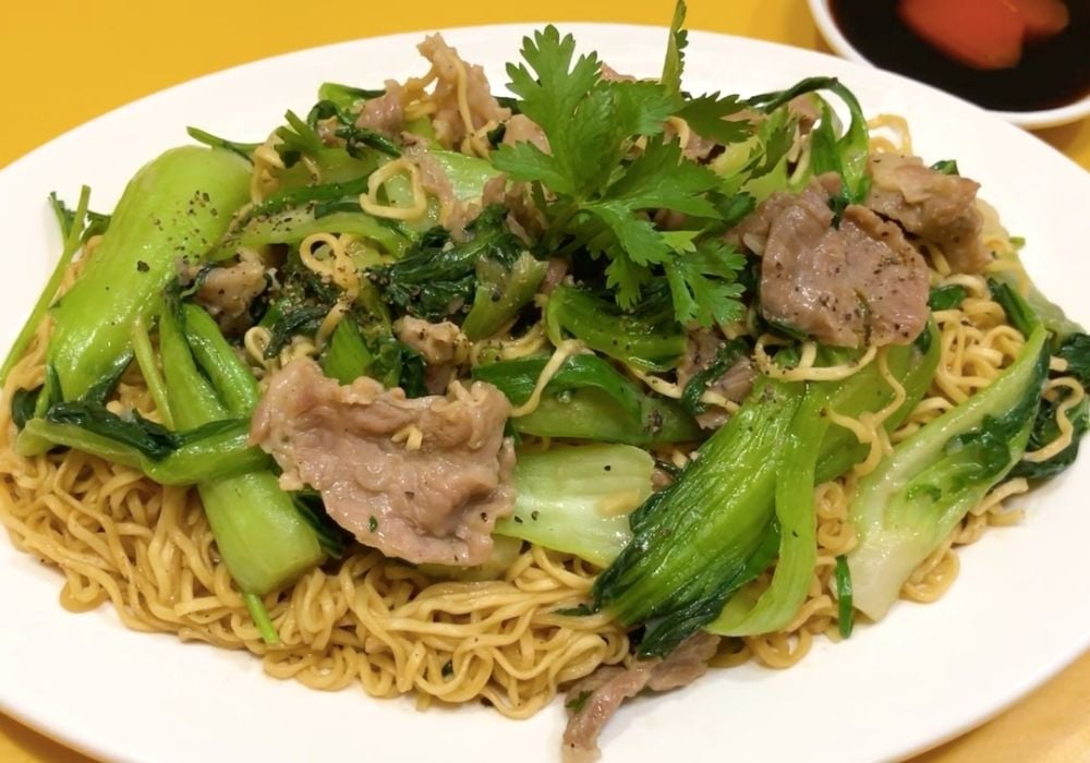Mì xào bò rau cải