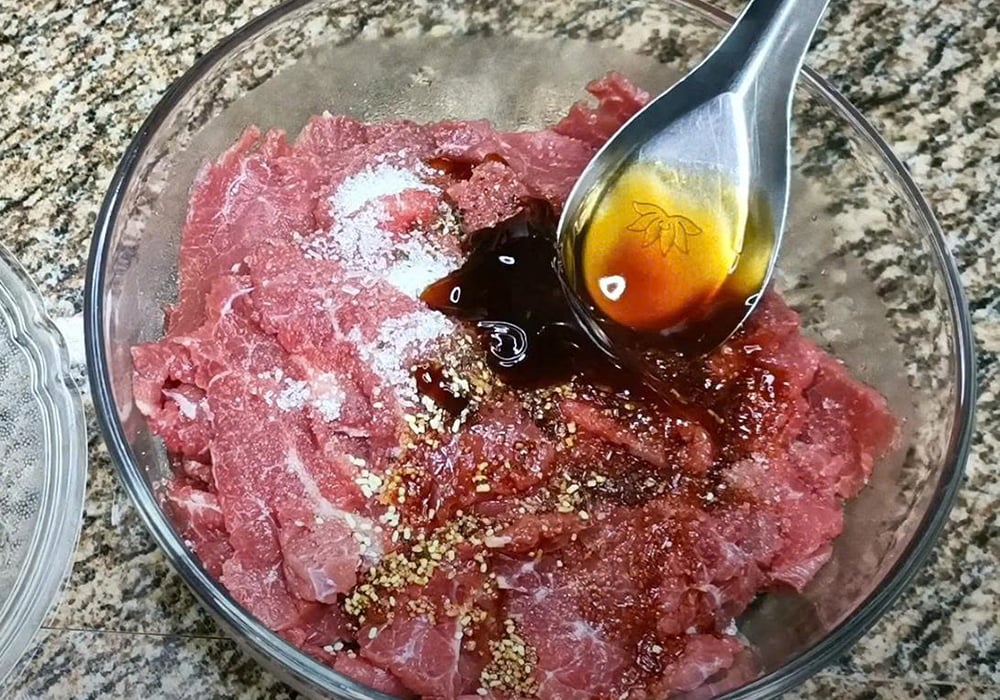 Tẩm ướp thịt bò