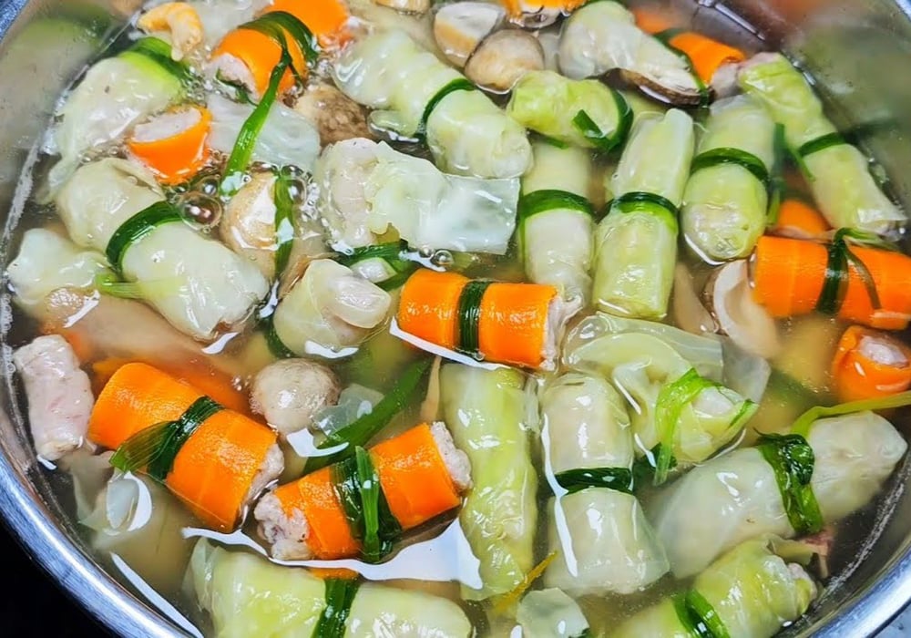 Canh bắp cải cuộn thịt băm