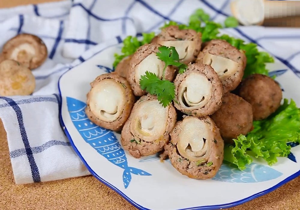 Thịt viên chiên bọc nấm rơm