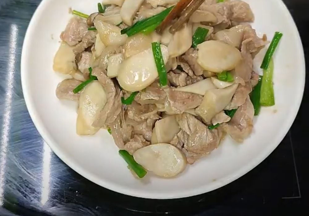 nấm xào thịt