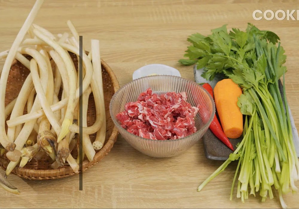 Nguyên liệu làm ngó sen xào thịt bò