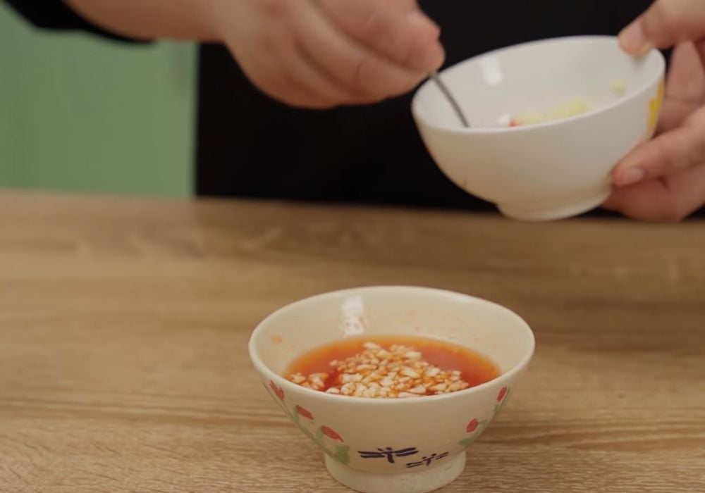 Pha nước mắm chua ngọt