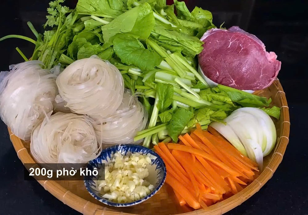 Nguyên liệu làm phở xào bò