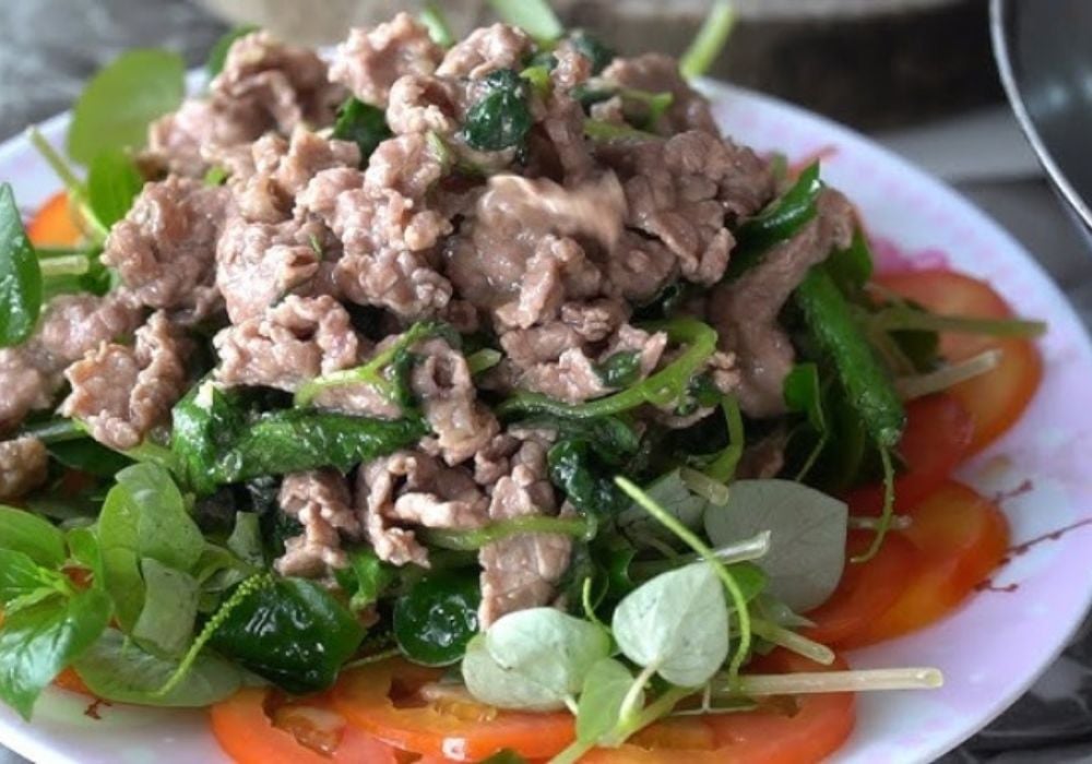 Xào thịt bò với rau càng chua