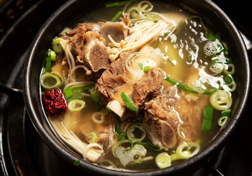 Sườn bò hầm có thể bảo quản trong ngăn mát tủ lạnh từ 1 - 2 ngày