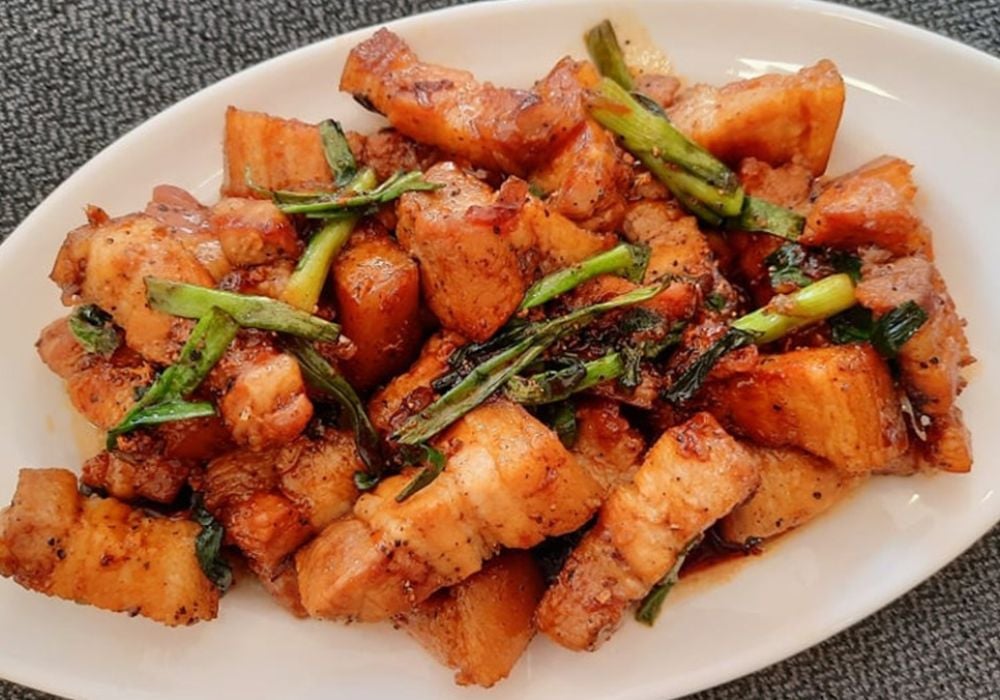 Thịt ba chỉ rim có thể bảo quản trong ngăn mát tủ lạnh và dùng trong 1 - 2 ngày.