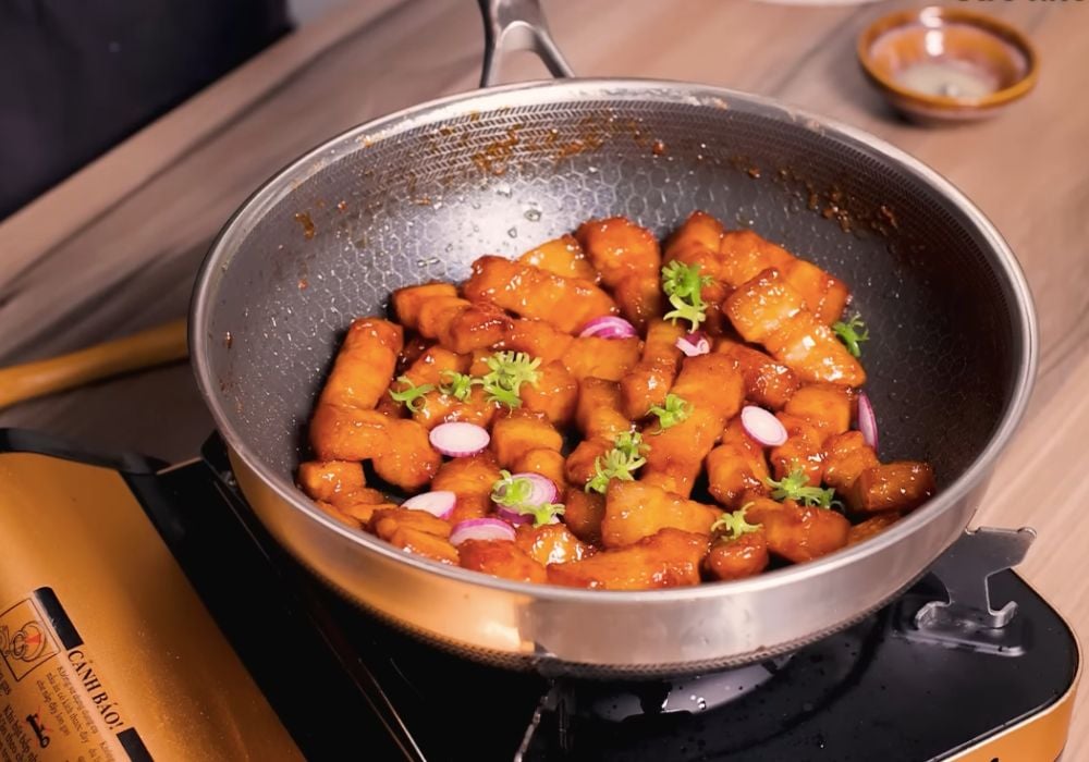 Món thịt ba chỉ rim mặn ngọt