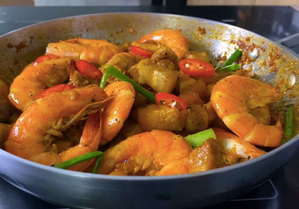 Thịt ba chỉ rim tôm sả ớt