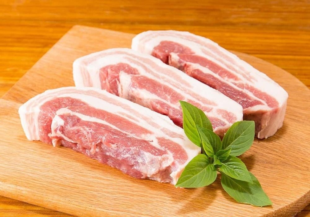Thịt ba rọi ngon sẽ có cả phần nạc và phần mỡ đan xen
