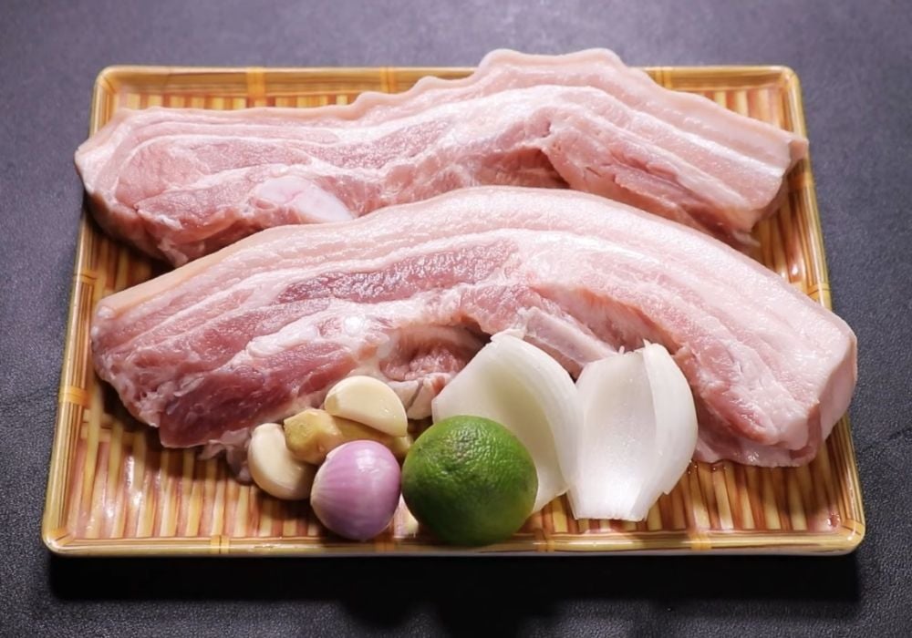 Nguyên liệu làm thịt ba rọi chiên nước mắm