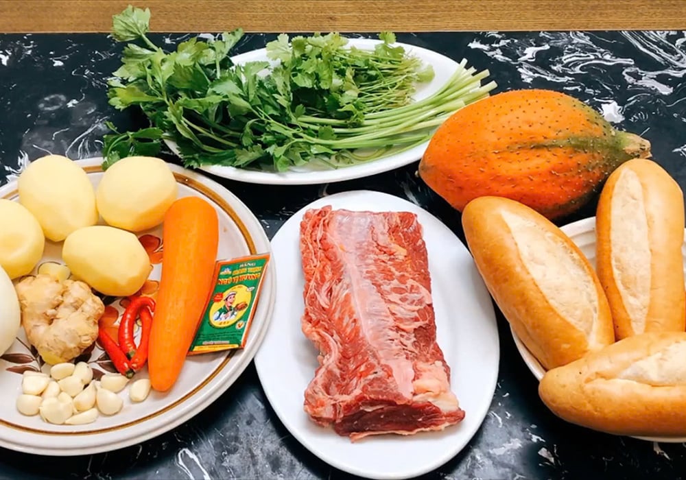 Nguyên liệu nấu thịt bò sốt vang với gấc