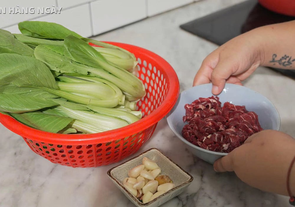 Nguyên liệu làm bò xào cải thìa