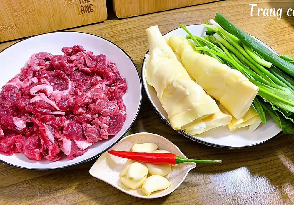 Nguyên liệu làm thịt bò xào măng tươi
