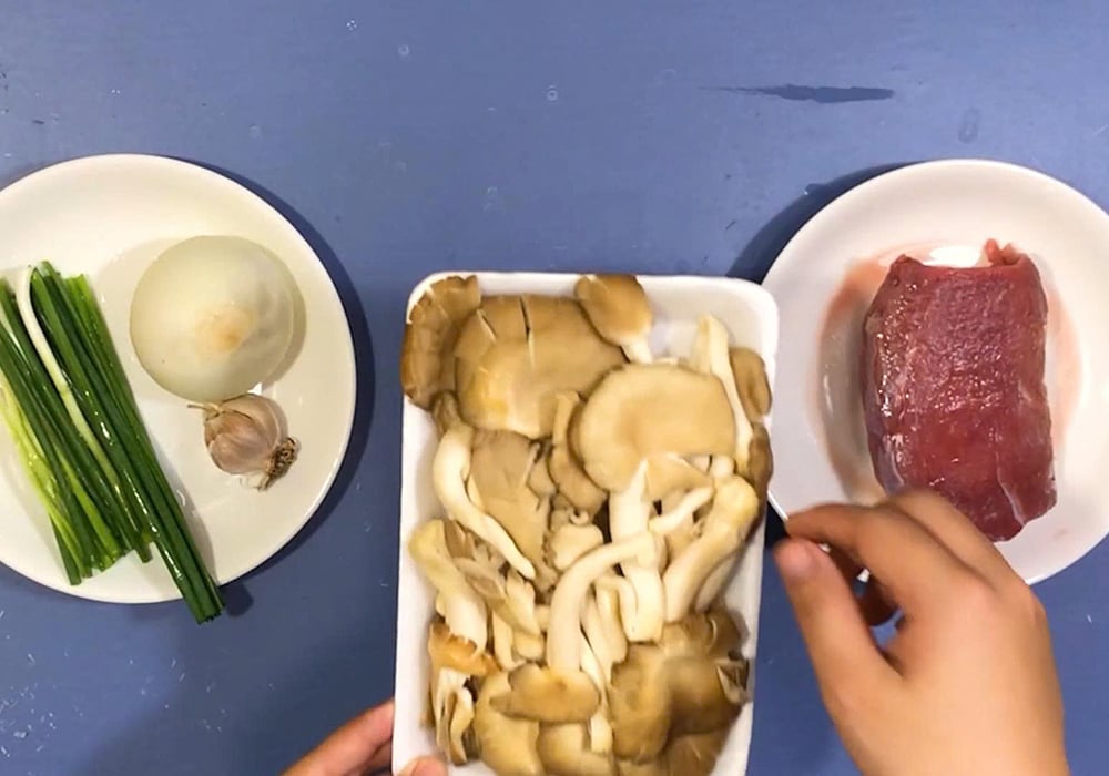 Nguyên liệu làm thịt bò xào nấm