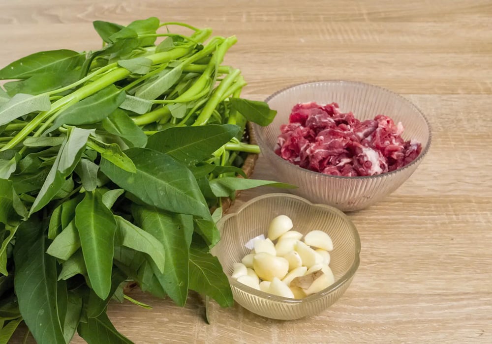 Nguyên liệu làm thịt bò xào rau muống