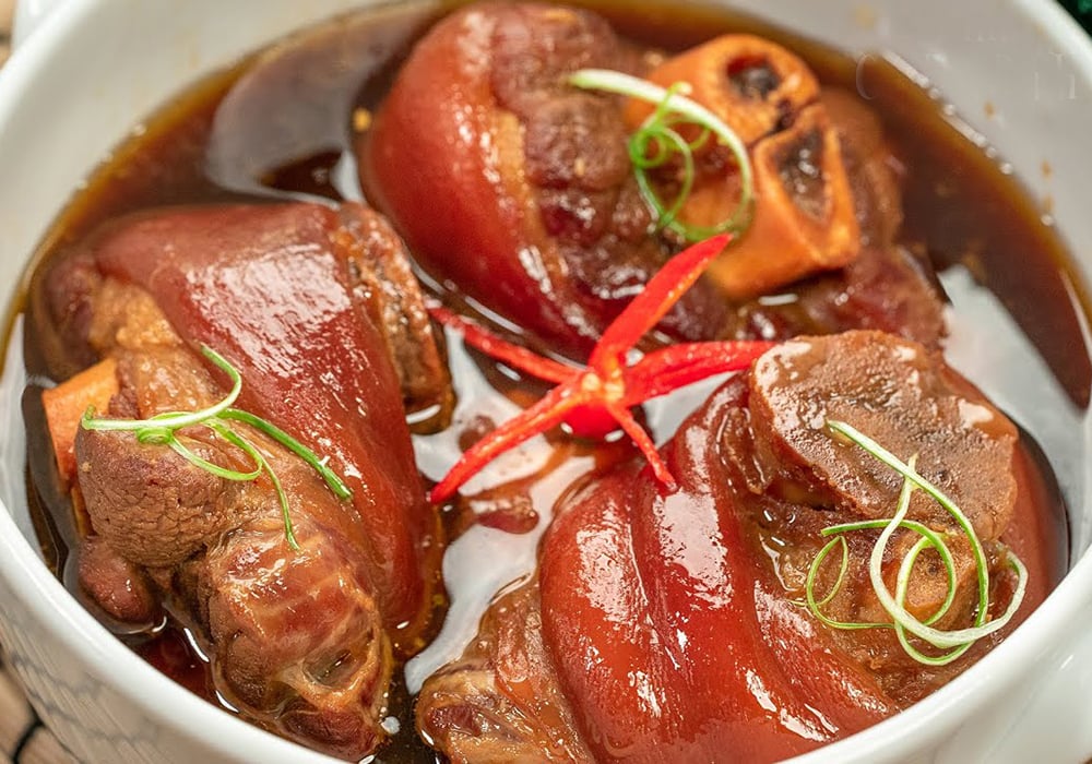 Chân giò kho tàu