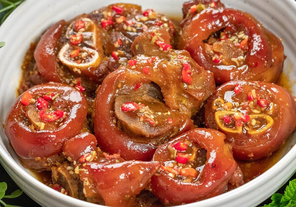 Chân giò kho sả ớt