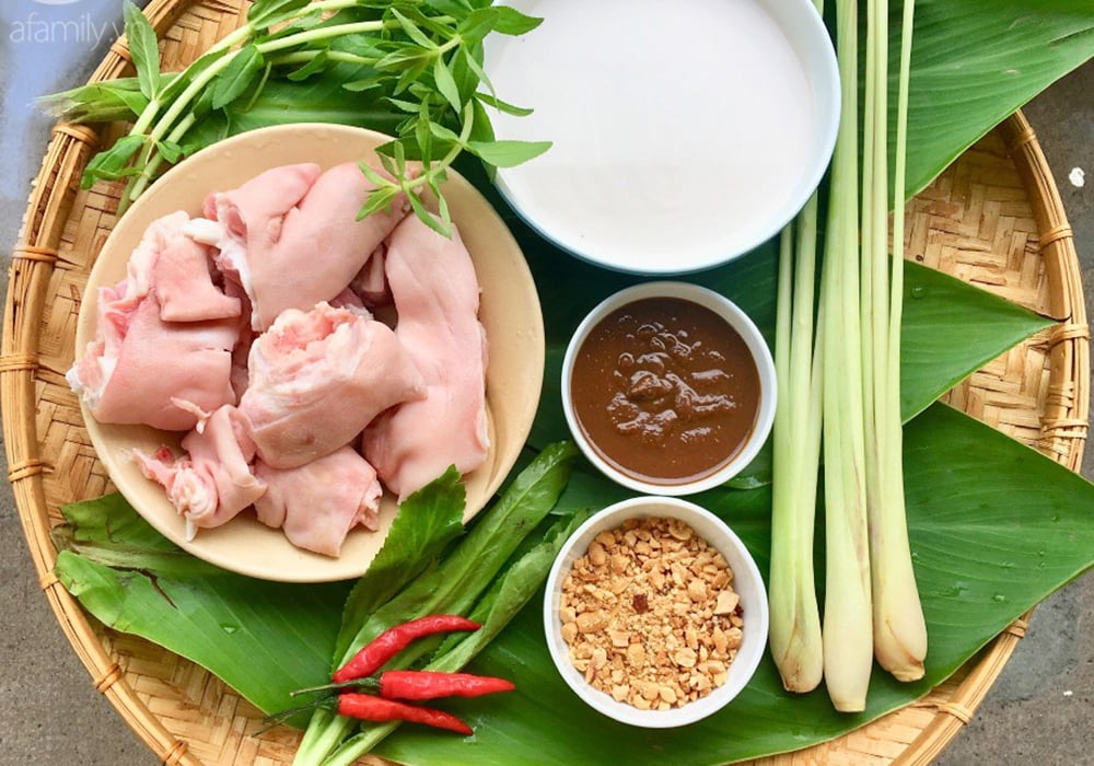 Nguyên liệu làm thịt chân giò xào lăn