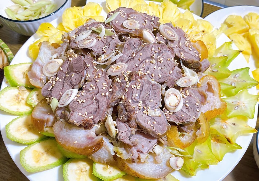 Thịt dê hấp sả