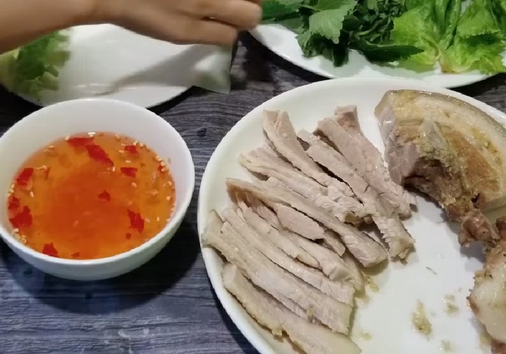 Thịt heo hấp bia