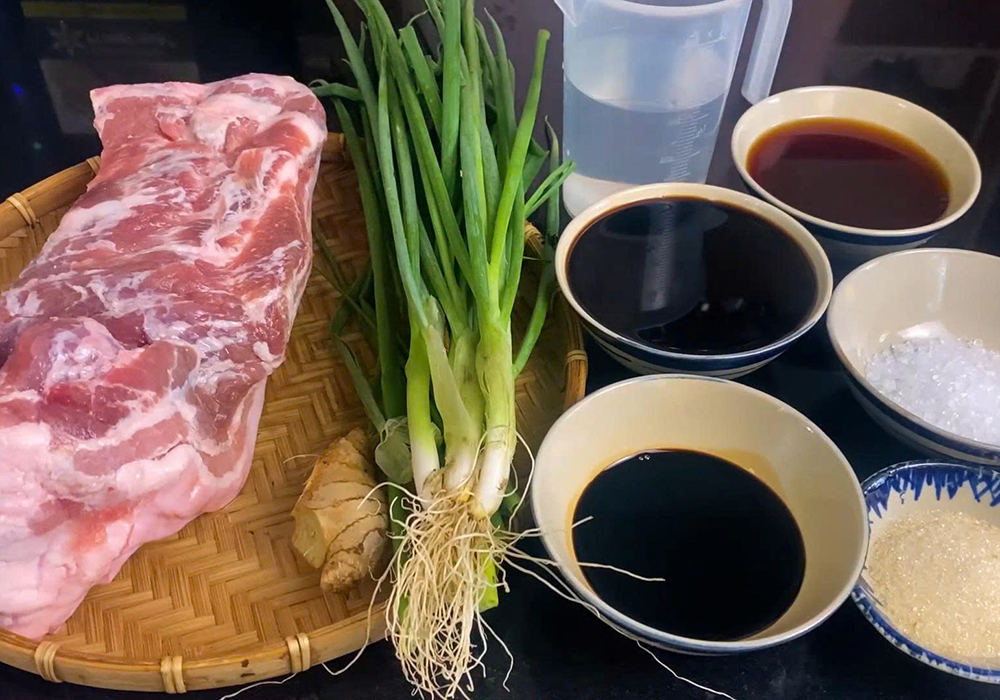 Nguyên liệu làm thịt kho đông pha