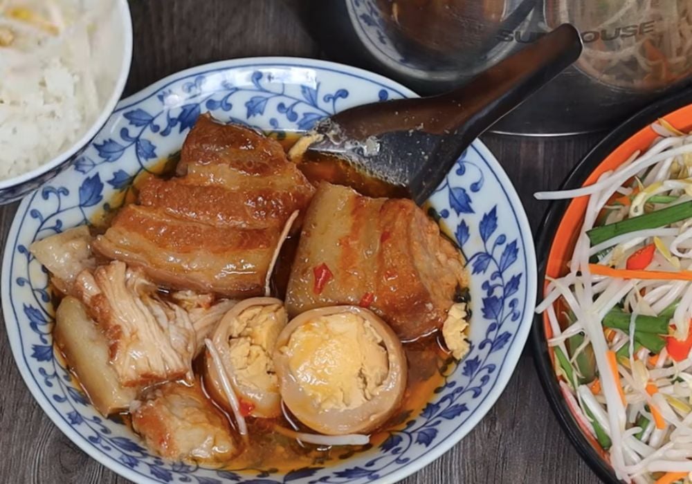 Thịt kho rệu miền Tây có thể bảo quản trong ngăn mát tủ lạnh trong 3 - 4 ngày