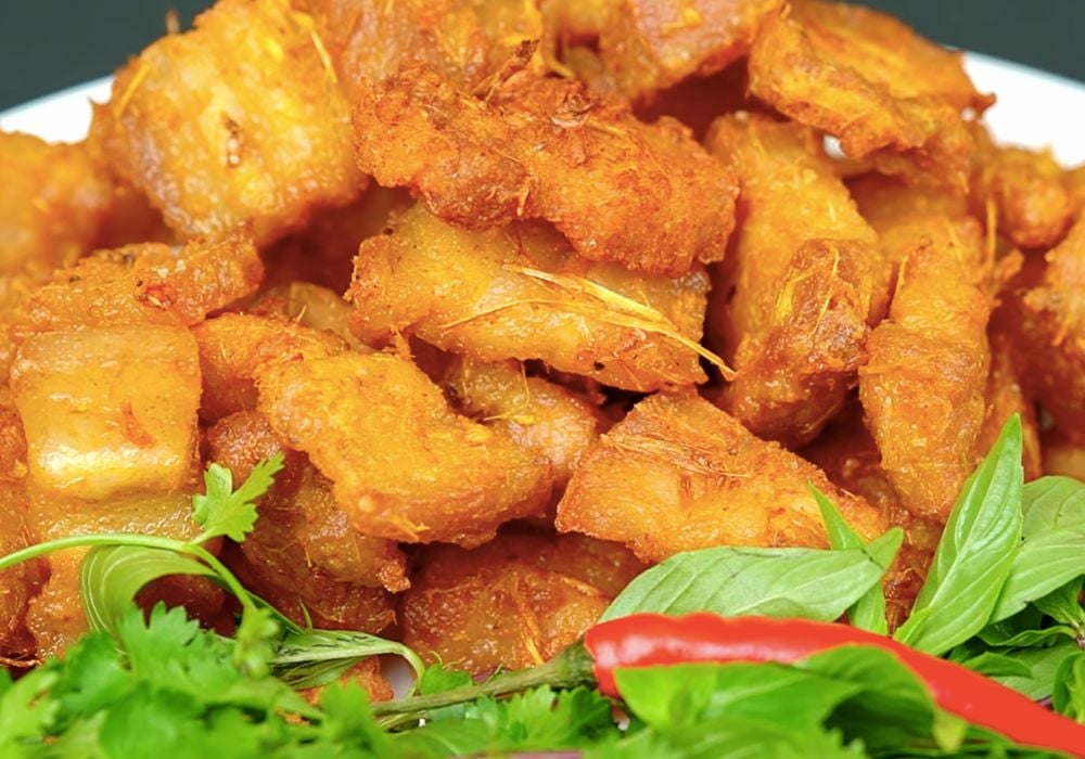 Ba chỉ chiên riềng có thể bảo quản trong ngăn mát tủ lạnh và dùng trong 1 - 2 ngày