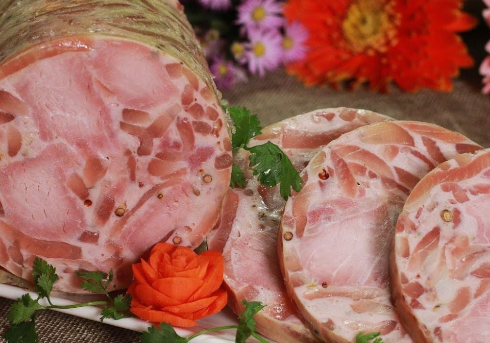 Thịt nguội thường được gọi là dăm bông