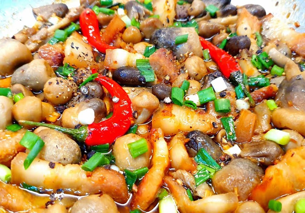 Thịt kho nấm rơm