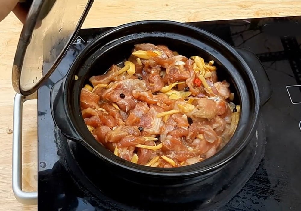 Thịt kho mắm tép