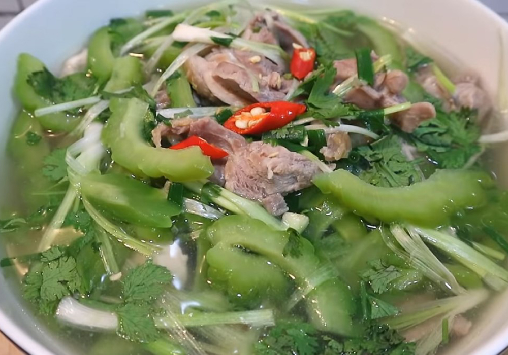 Canh gà khổ qua