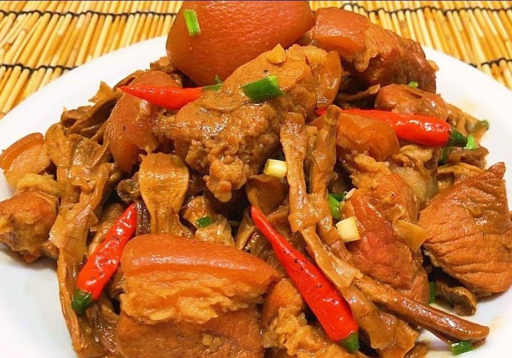 Thịt lợn xào măng khô