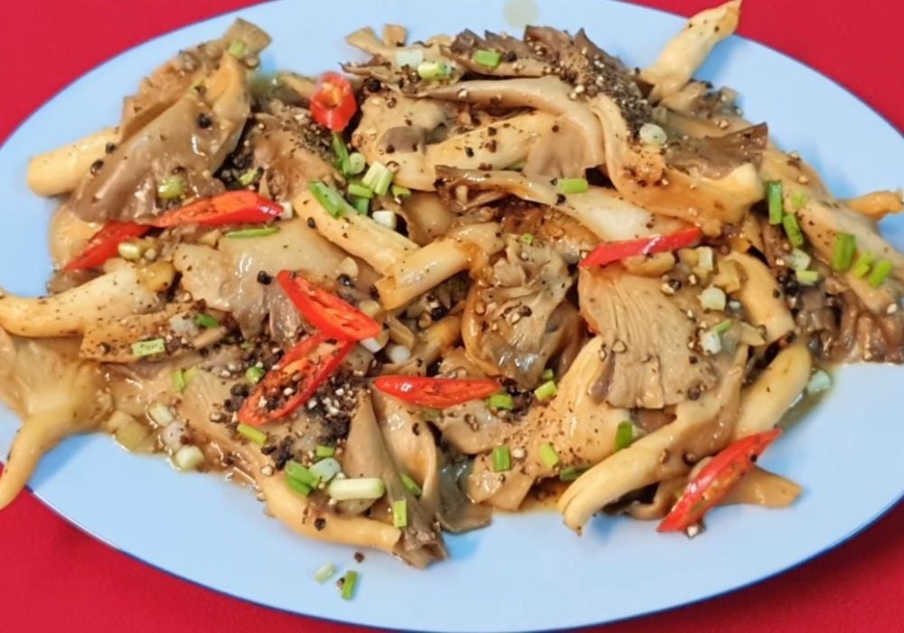 Thịt lợn xào nấm bào ngư