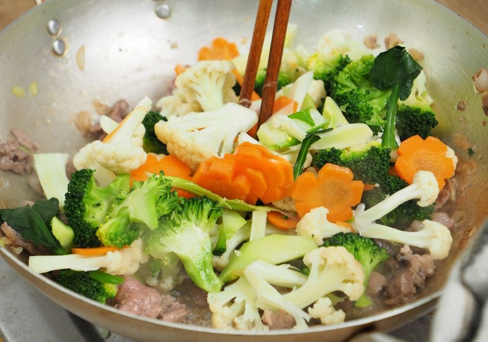 Thịt lợn xào súp lơ
