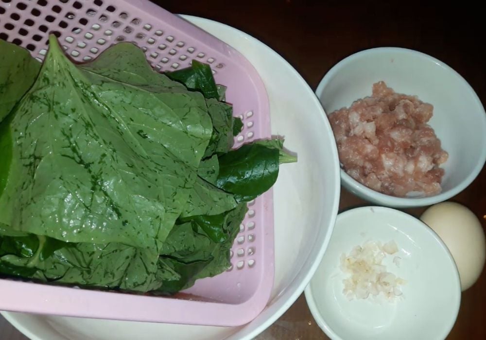 Nguyên liệu làm trứng chiên lá lốt thịt băm