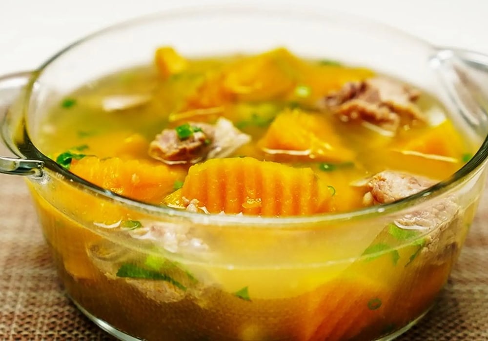 Xương bò hầm bí đỏ